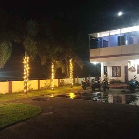 Kadampil Bliss Villa Maraiyūr Buitenkant foto