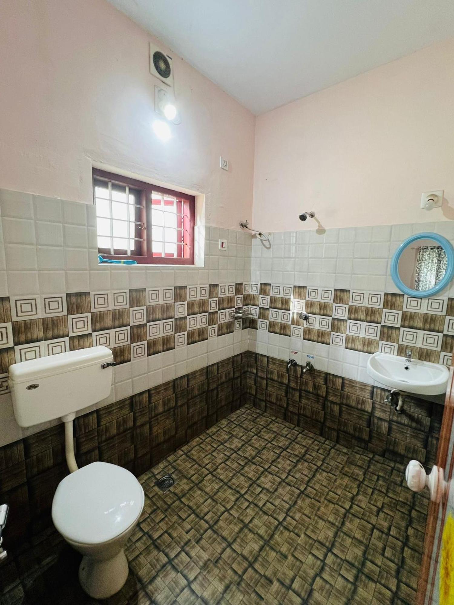 Kadampil Bliss Villa Maraiyūr Buitenkant foto