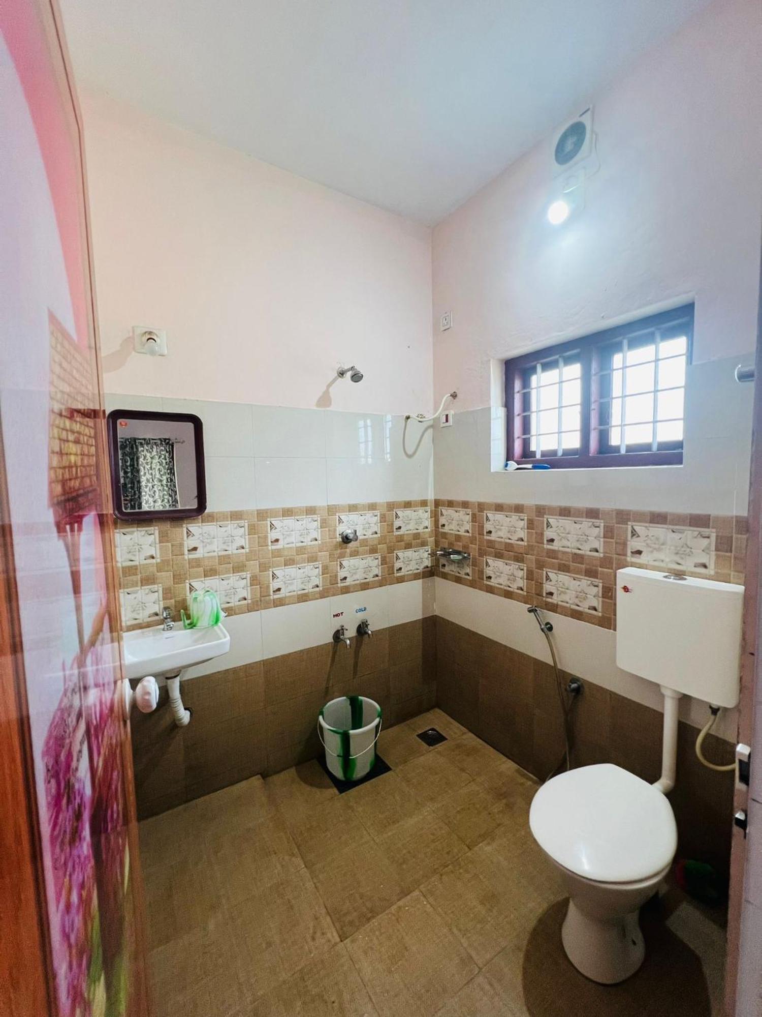 Kadampil Bliss Villa Maraiyūr Buitenkant foto