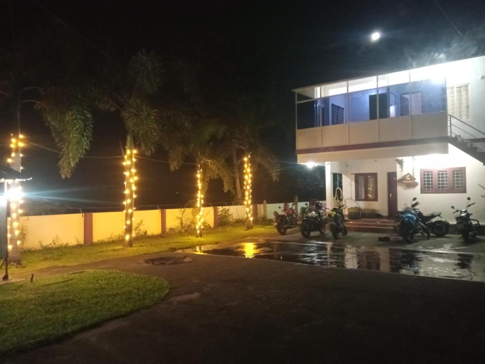 Kadampil Bliss Villa Maraiyūr Buitenkant foto