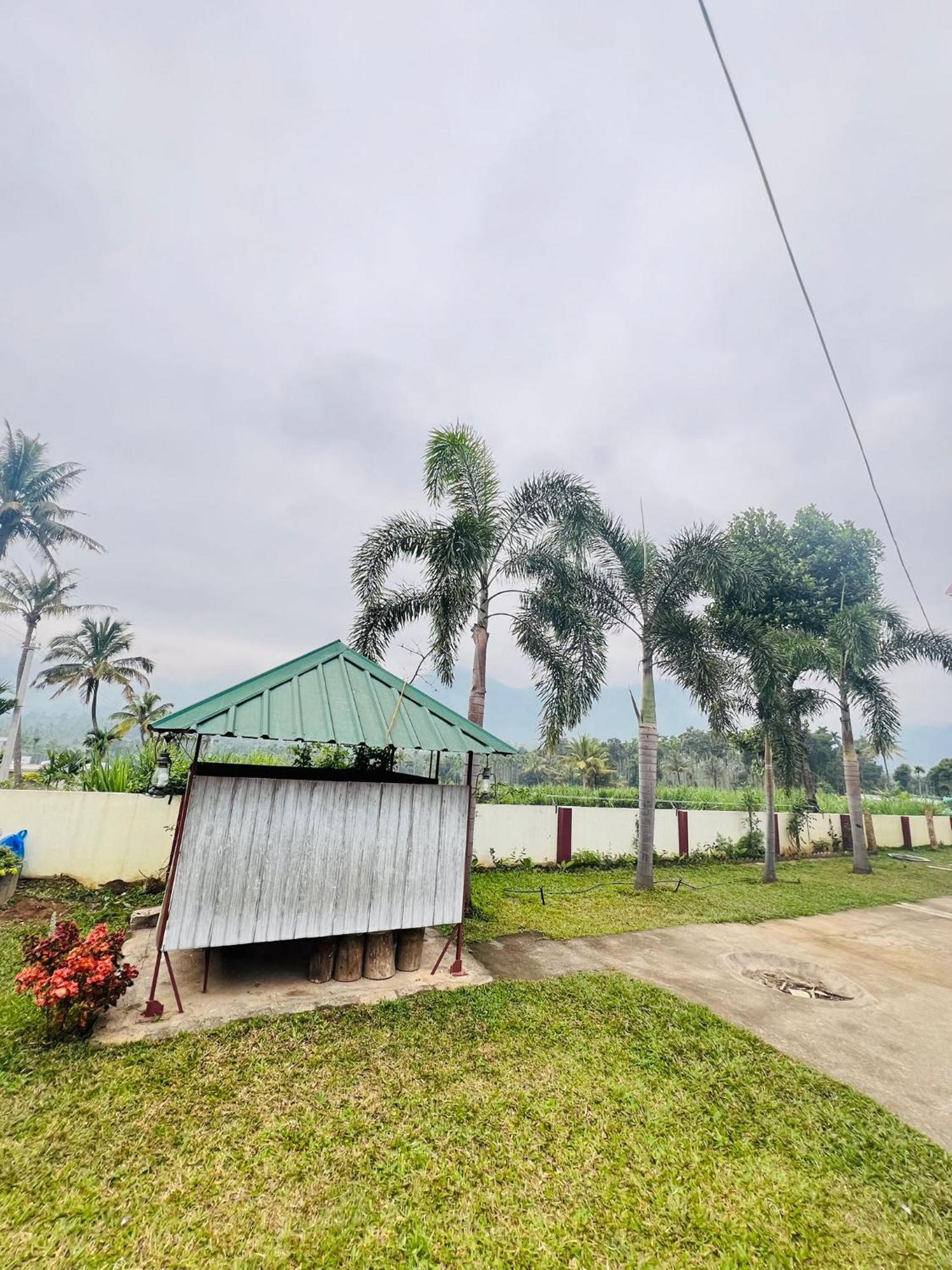 Kadampil Bliss Villa Maraiyūr Buitenkant foto